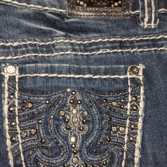 Capris - Picture 4 of 5